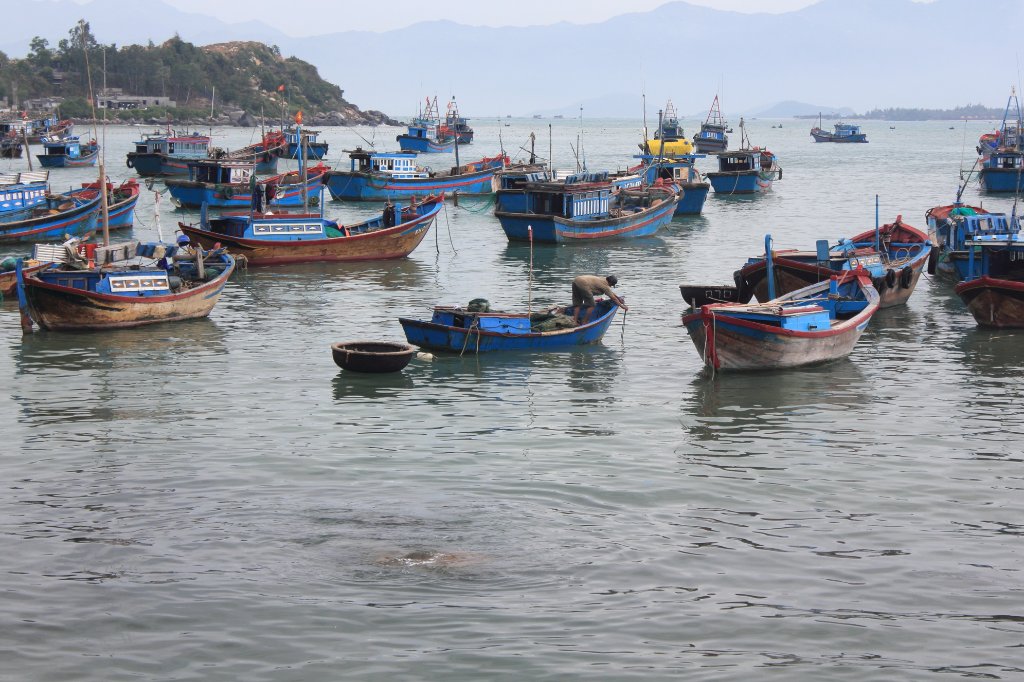 01-Fishing boats.jpg - Fishing boats